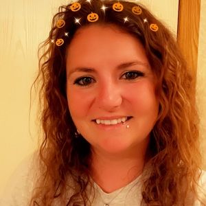 Meet your Posher, Cassandra